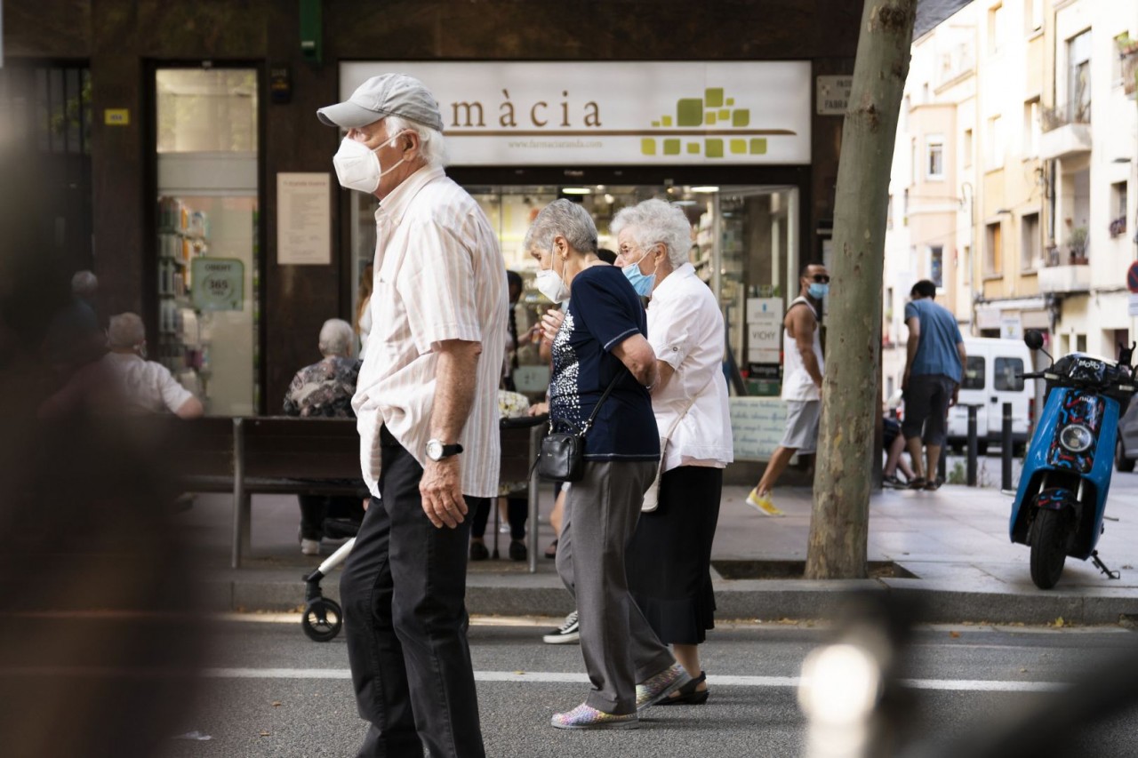 Máscaras: o “novo normal” no retorno das atividades na Europa