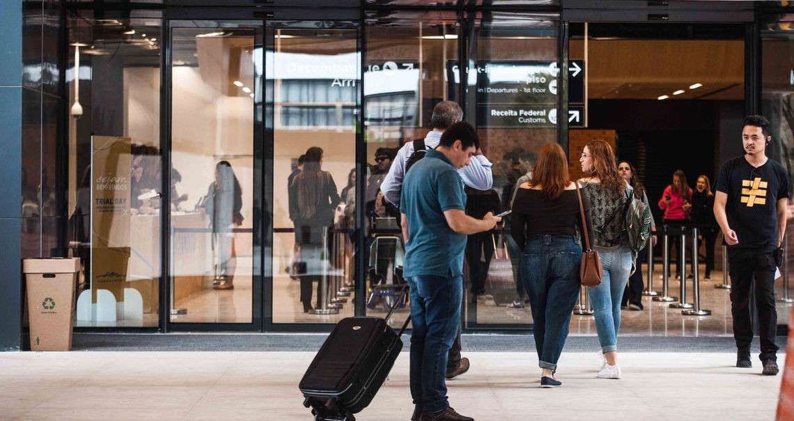 Novo aeroporto de Florianópolis começa a operar