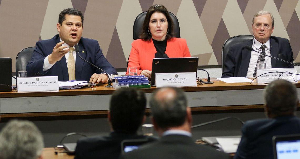 CCJ do Senado aprova texto da reforma da Previdência