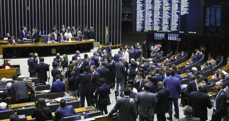 Câmara aprova reforma da Previdência em segundo turno